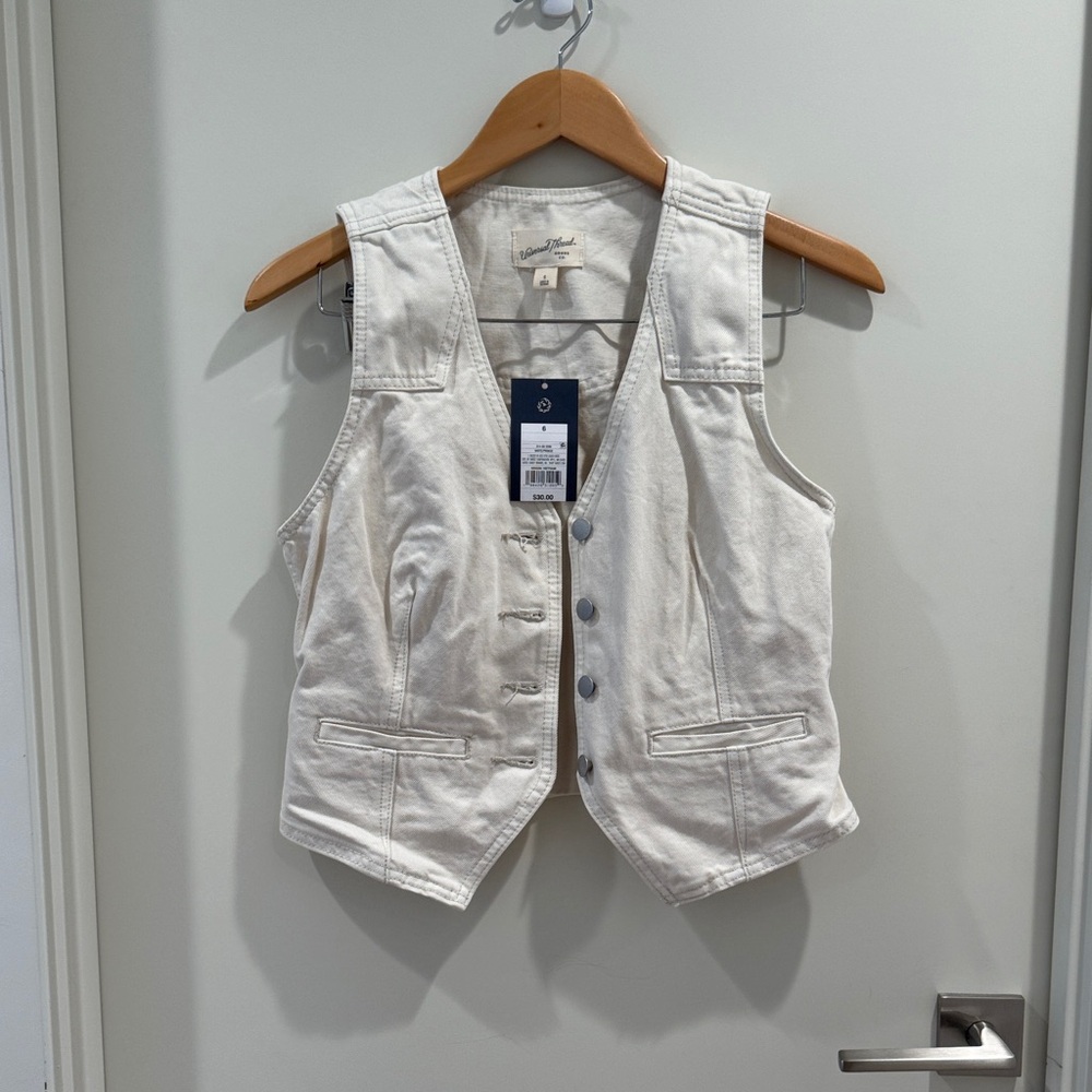 Universal Thread Cream Women's Button Front Vest